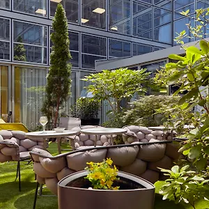 Hotel Mercure Paris La Défense Grande Arche ****