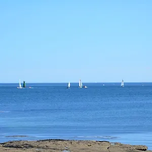 Votre Vue En Bleu !! Tres Lumineux, Vue Mer Exceptionnelle Et Plages, Wir Sprechen Flieben Deutsch, We Speak English Apartment Concarneau