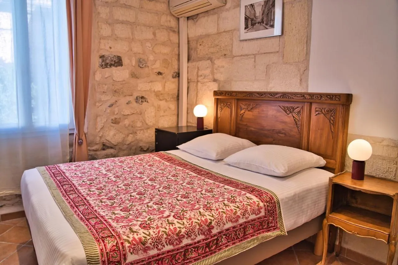 Hotel La Muette Arles 3*,