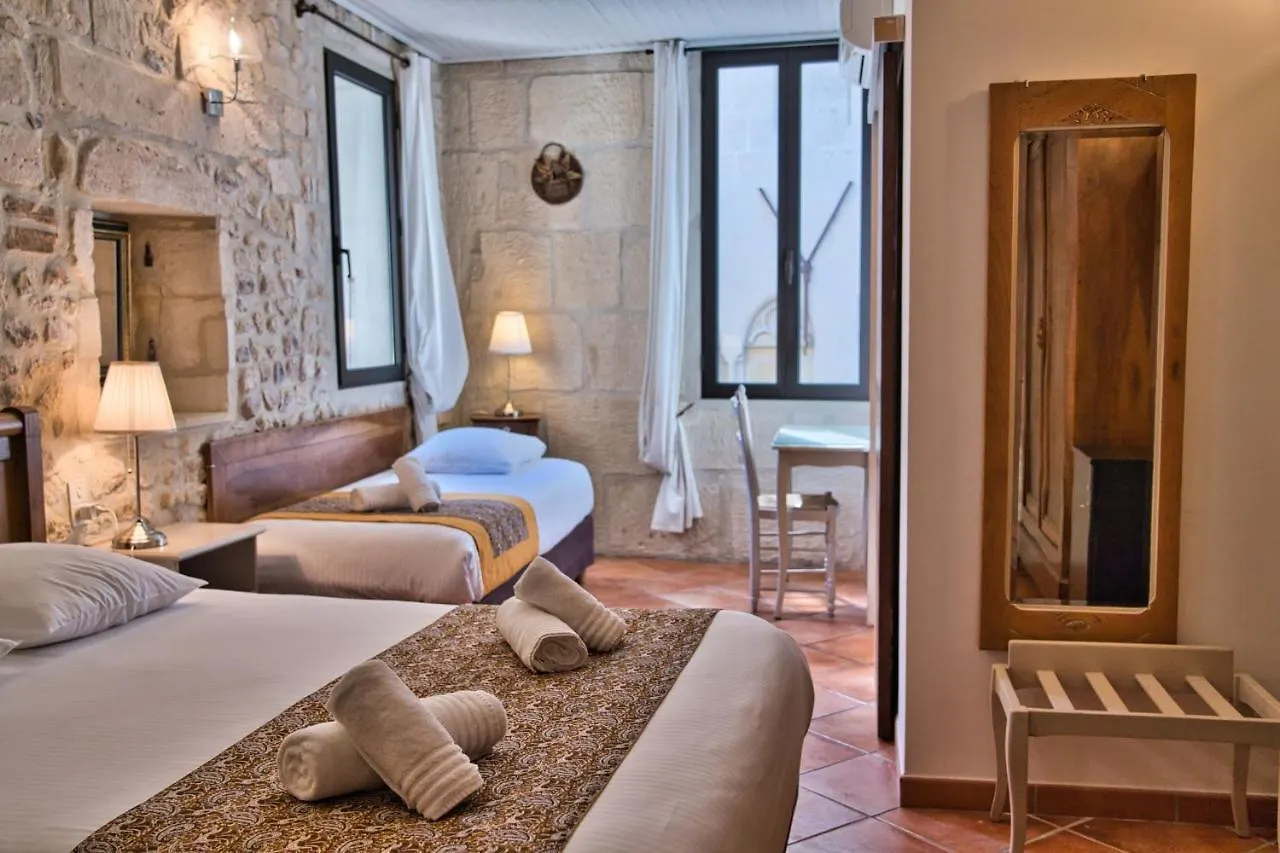 Hotel La Muette Arles