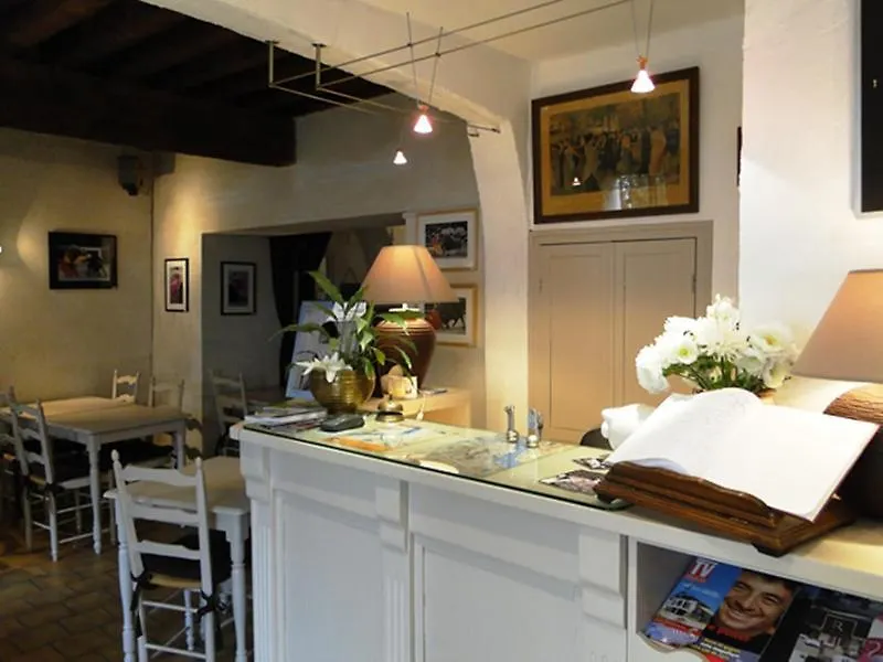 Hotel La Muette Arles 3*,